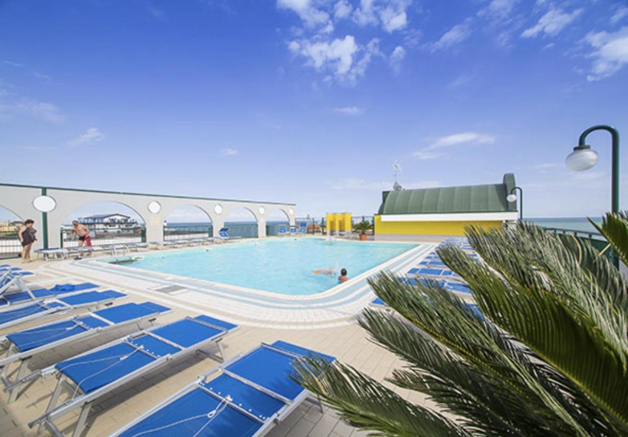 Residence Cristoforo Colombo - Carraro Immobiliare - Family Apartments 카오를레 외부 사진